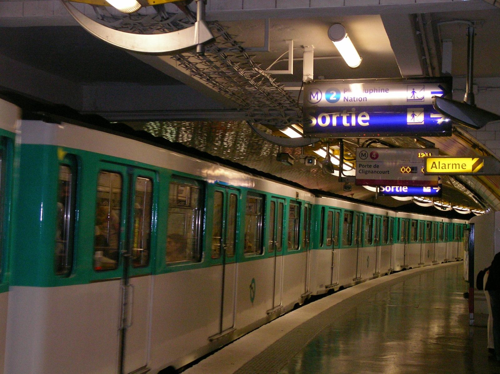 metro 4 porte de clignancourt metro 4 porte de clignancourt