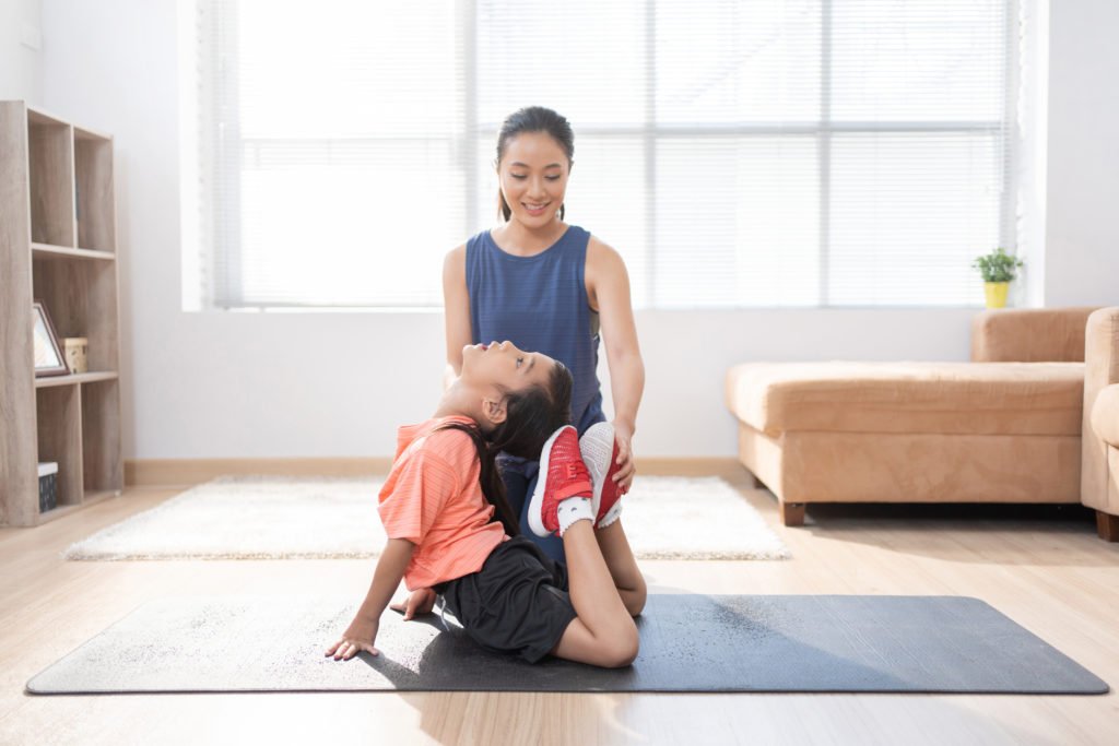 Voici les 4 bienfaits du Yoga en ligne pour les enfants